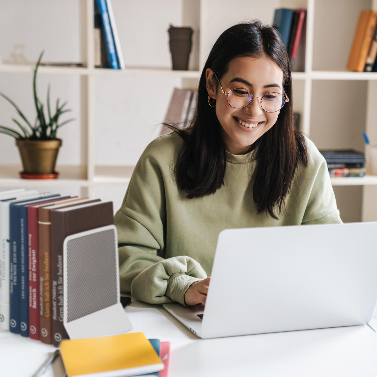 2XSTOJAN na knihy - biela, kov (13.5/17/10.5cm) - Relaxdays