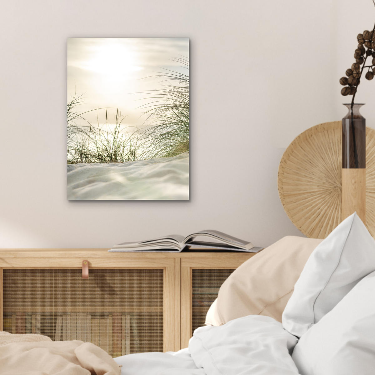KOVOVÝ OBRAZ Duny s marramovou trávou pod slnkom nemeckého národného parku Schleswig-Holsteinisches Wattenmeer 30x40 cm - krémová, kov (30/40cm) - MuchoWow