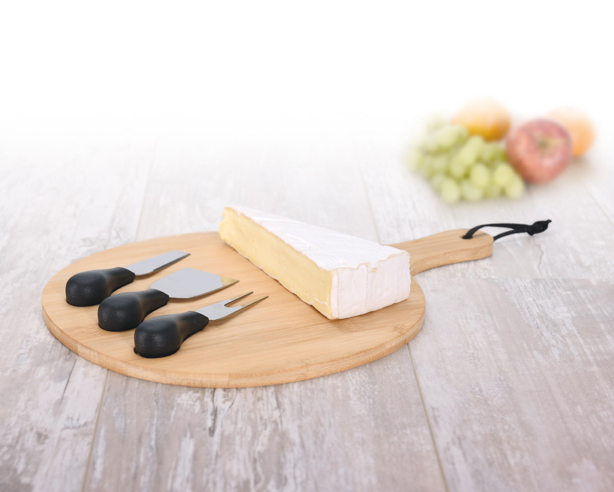 KÄSE-SERVIERBRETT Bambus mit 3 Messern - Braun, Naturmaterialien (27.5/33.5cm) - Excellent Houseware