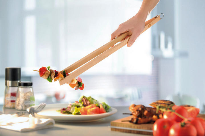 drevené kliešte na grilovanie