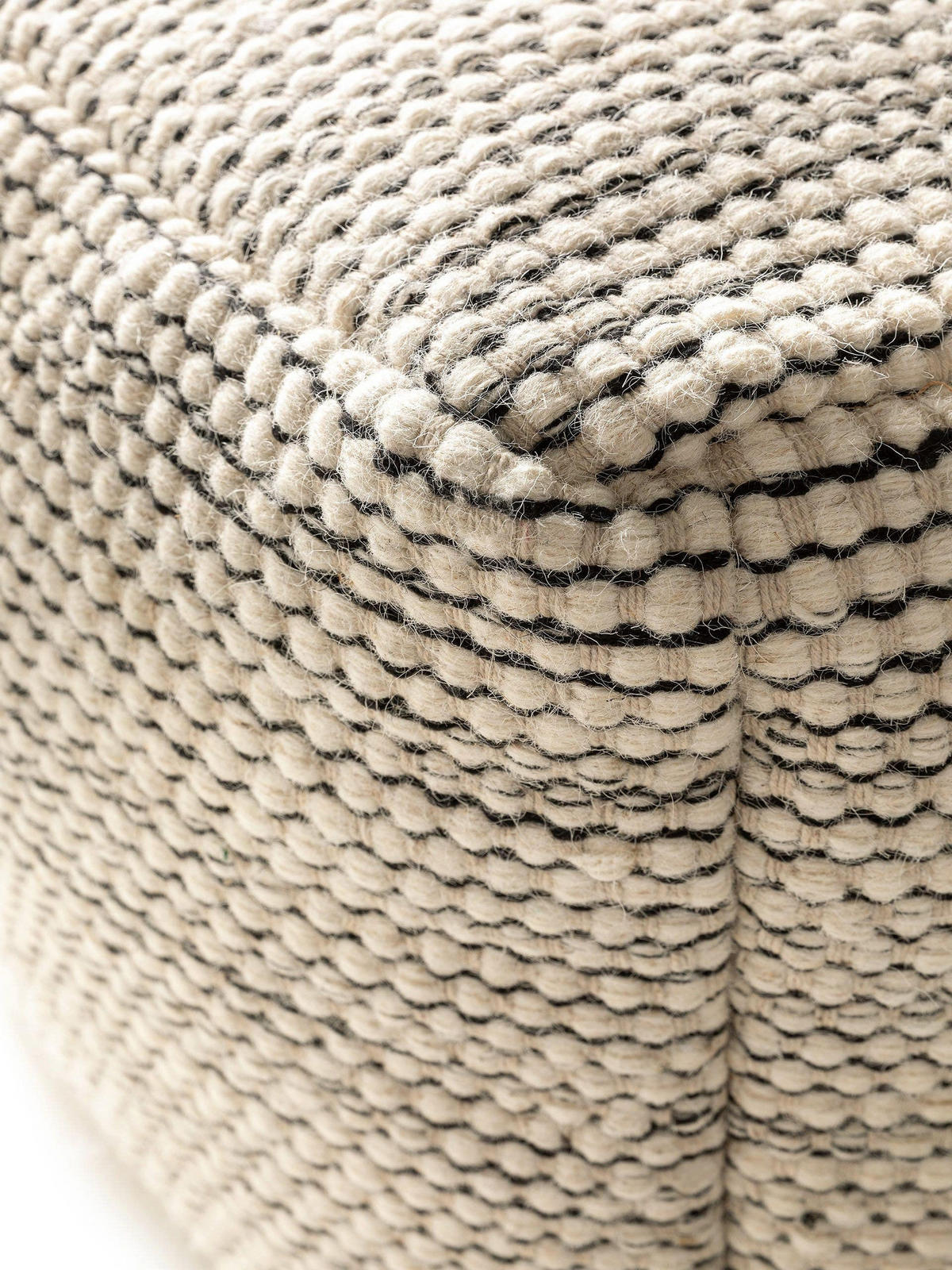 WOLL-POUF handgefertigt Rocco Beige/Schwarz 45x45x45 cm - Beige, Textil (45/45/45cm) - benuta Pure