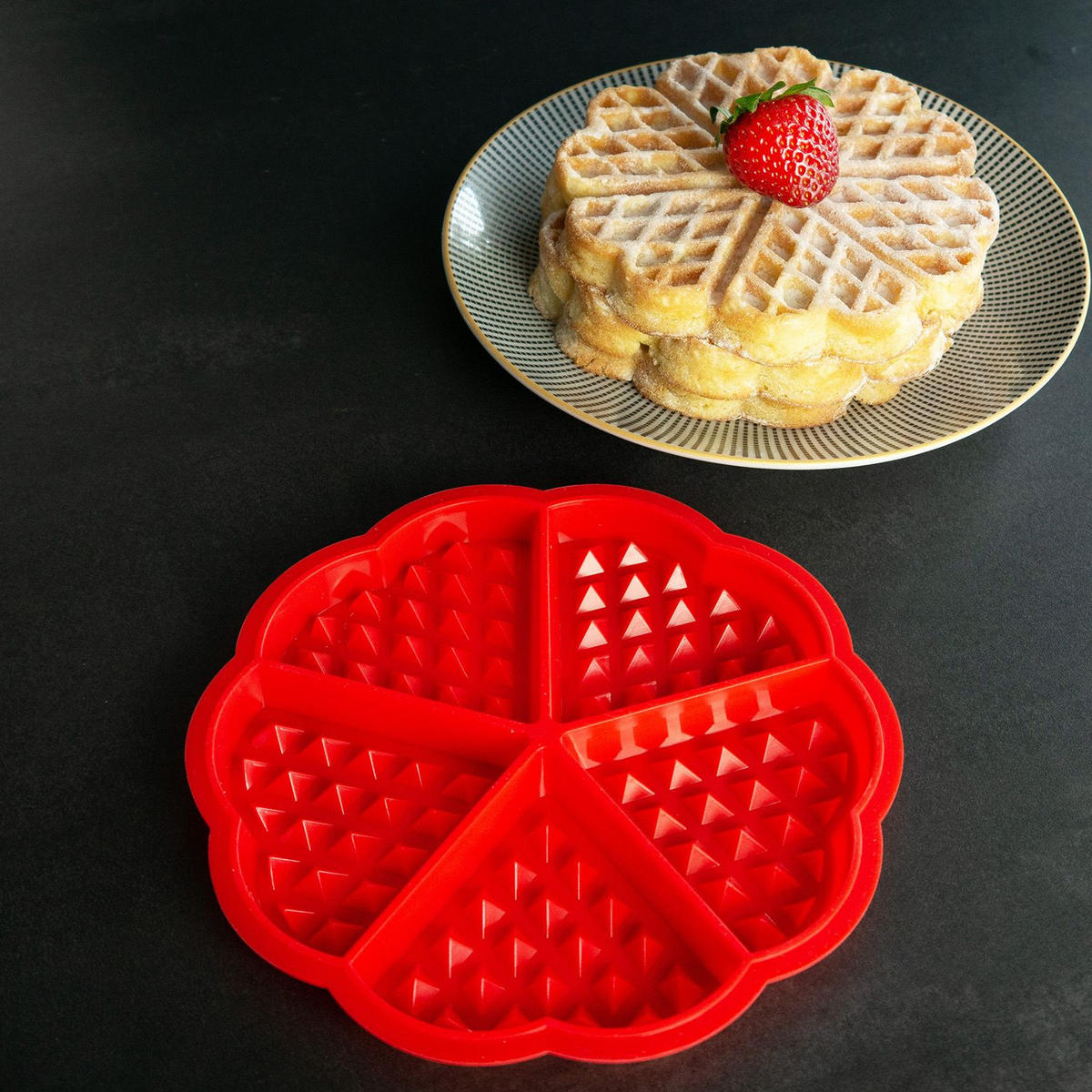WAFFEL-BACKFORMEN (2er-Set) - Rot, Kunststoff (18.5/1.5/28cm) - Intirilife