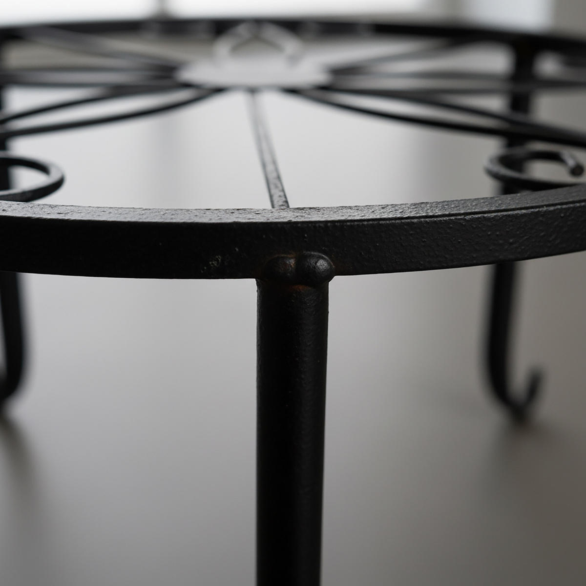 2XBLUMENSTÄNDER - Schwarz, Metall (23/11/23cm) - Relaxdays