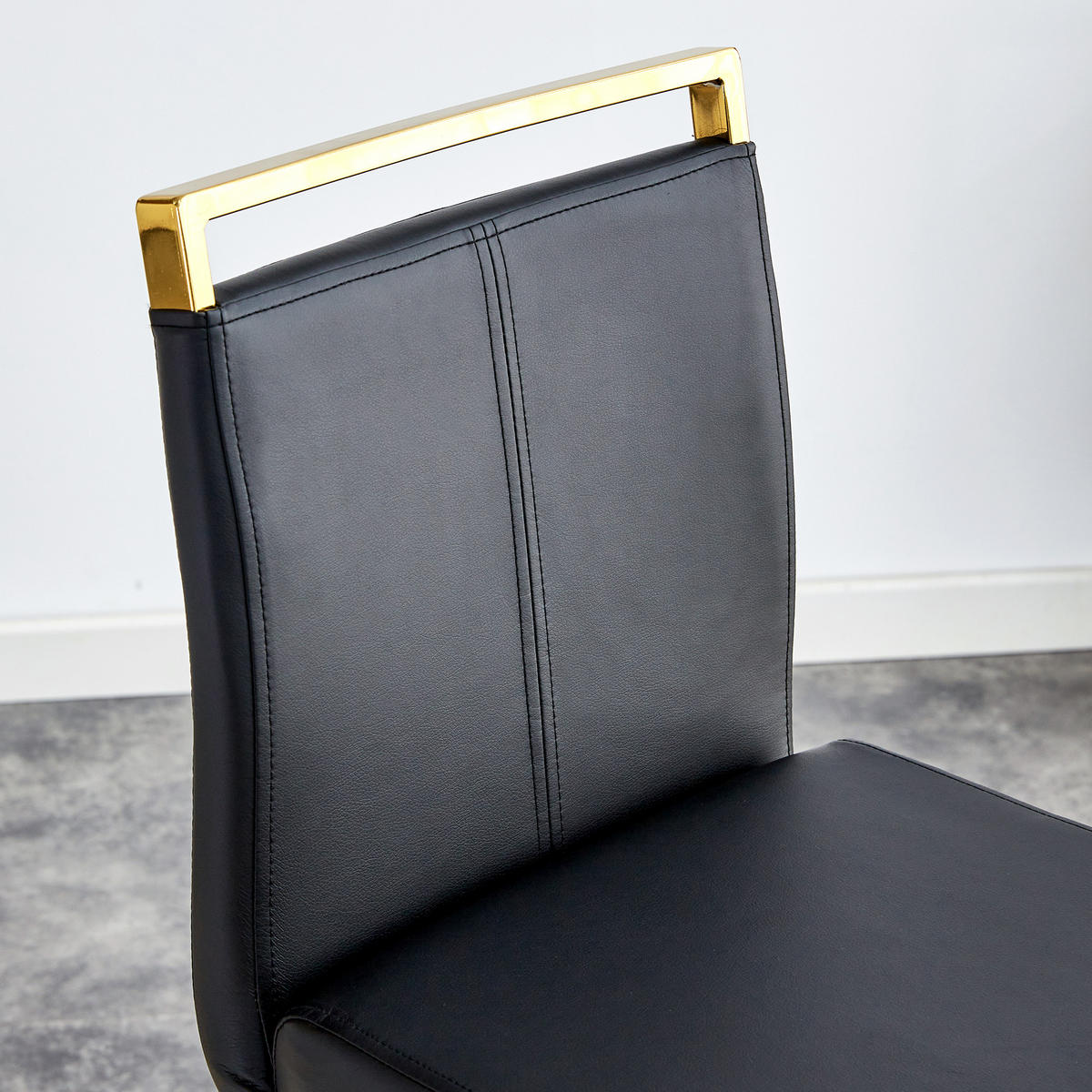 BARHOCKER 2er-Set Schwarz mit PU-Leder und goldfarbenen Metallbeinen - Schwarz, Metall (39/96.5/46.5cm) - PANGIVO