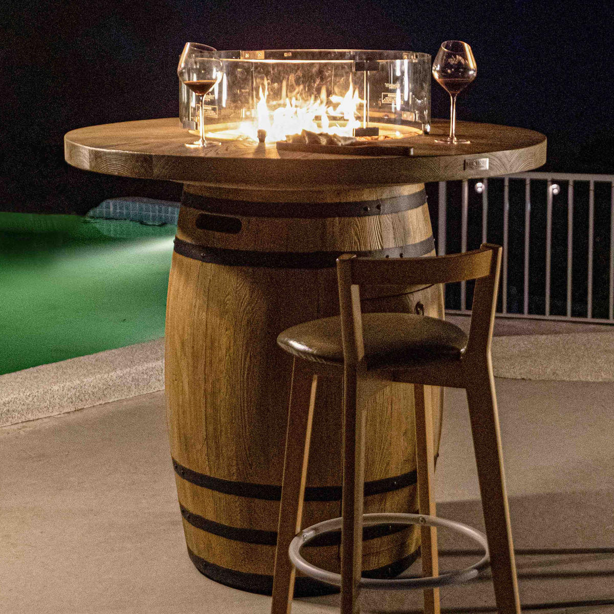 FEUERTISCH LAFITE Bartische aus GF-Beton - 2-tlg. Set inkl. Glasumrandung - Naturfarben, Naturmaterialien (122/110/122cm) - Elementi