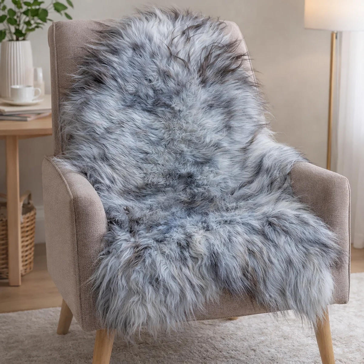 SCHAFFELL Langhaar skandinavisch weich chromfrei Hellgrau-Schwarz geflammt ca. 115 cm - Hellgrau/Schwarz, Fell (65/115cm) - Provellus