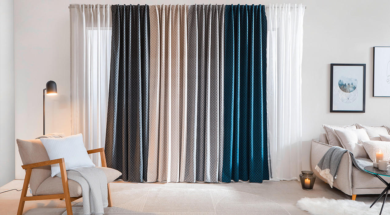 Fertiggardinen in Schwarz, blau & grau 
