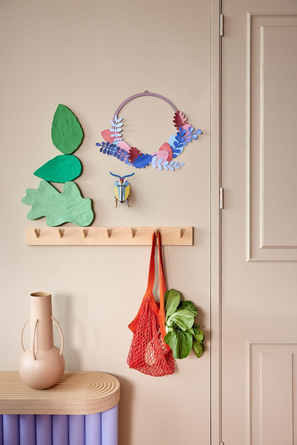 WANDDEKO Käfer-Blumenkranz 31/31 cm - Multicolor, Wellpappe (31/31/1cm) - KUNSTLOFT