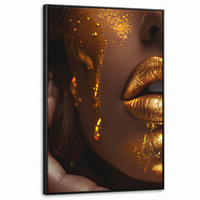 LEINWAND Bilder mit Rahmen - Frau - Gold - Luxus - Porträt - 80x120 - Goldfarben, Textil (80/120cm) - MuchoWow
