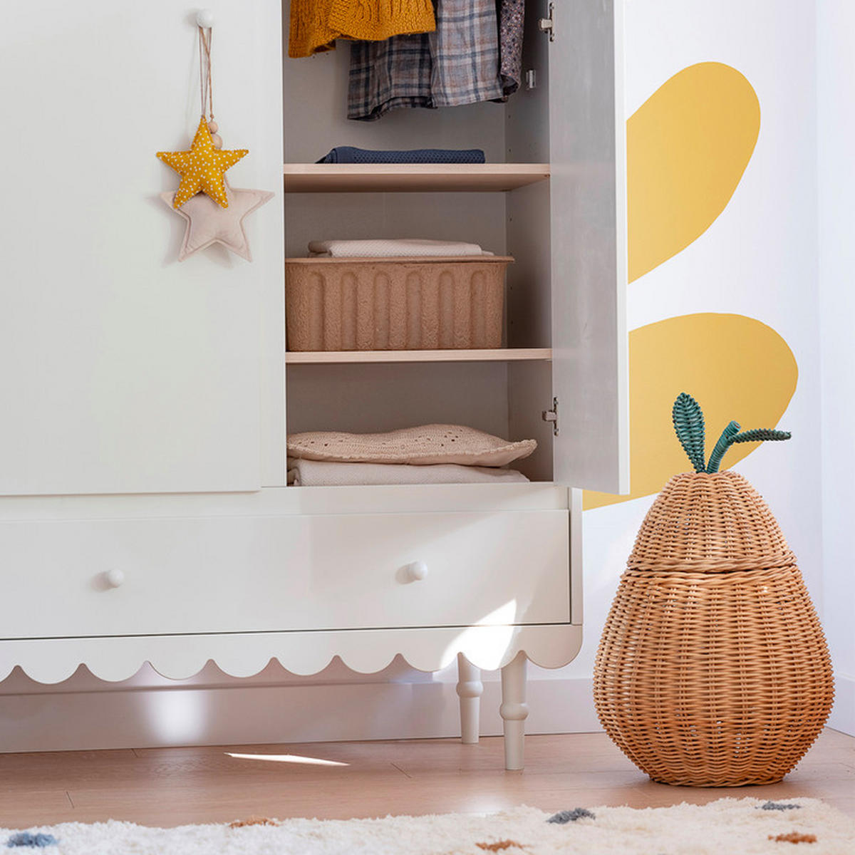 SKŘÍŇ 3DVEŘOVÁ Babushka Bílá - bílá, kompozitní dřevo (154/203/50cm) - Petits-meubles