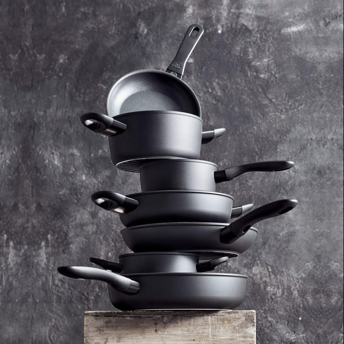 PFANNE Schwarz 33/25/10 cm 750029220 - Schwarz, Glas (24cm) - Ballarini