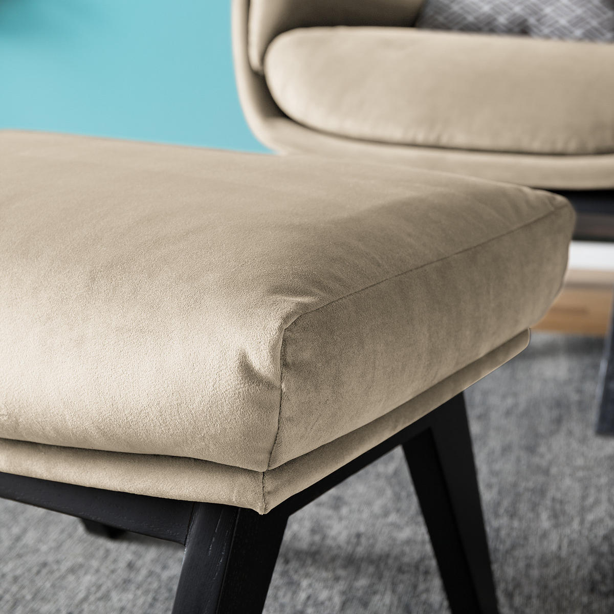 POLSTERHOCKER mit Holzfüßen - Beige/Schwarz, Eichenholz/Textil (51/37/41cm) - home24