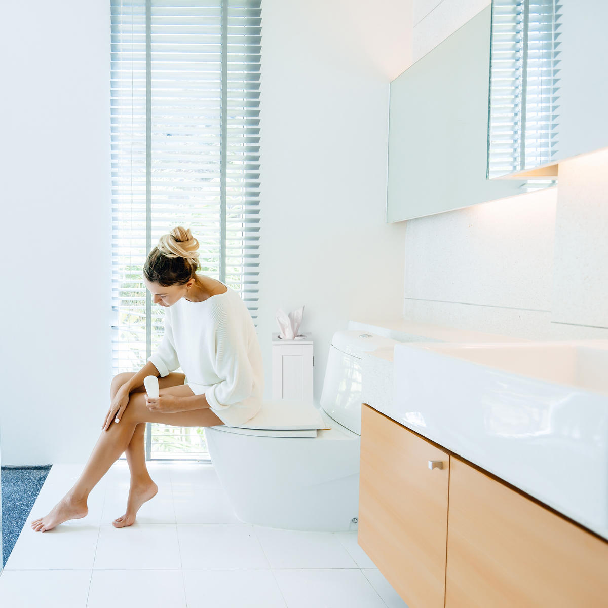 TOALETNÝ šatník - biela, kompozitné drevo (19.5/65/19.5cm) - Relaxdays