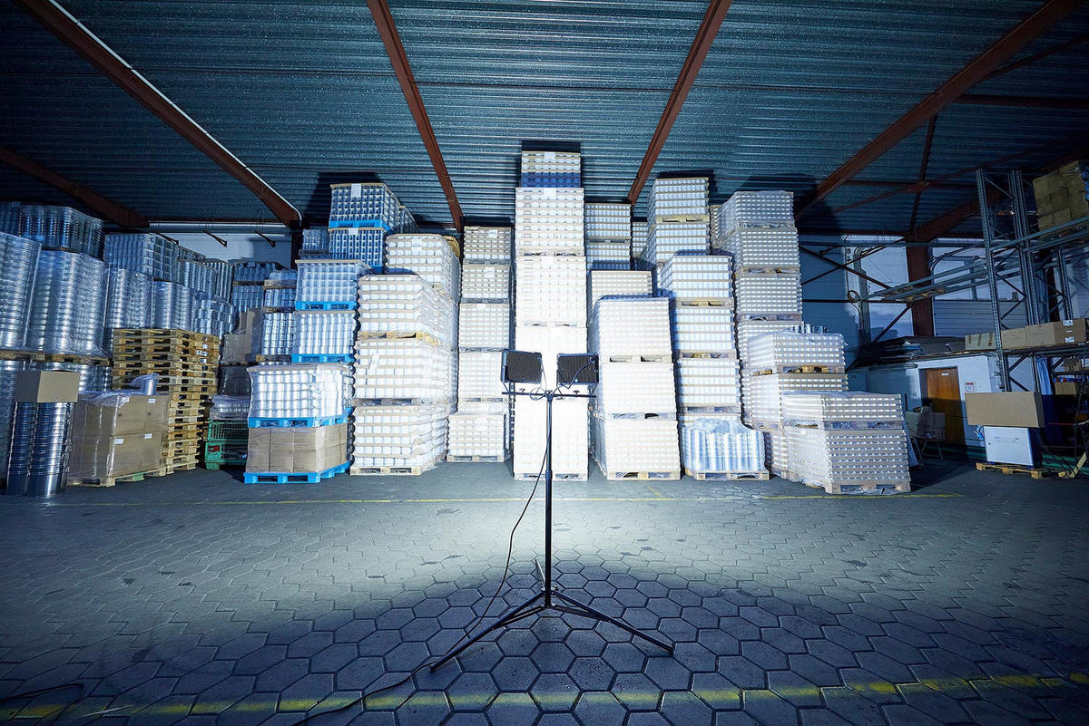 LED-DOPPELBAUSTRAHLER mit Stativ (2x150W, 2x12500 Lumen, 1,70m) - Schwarz, Metall (126/126/167cm) - Northpoint