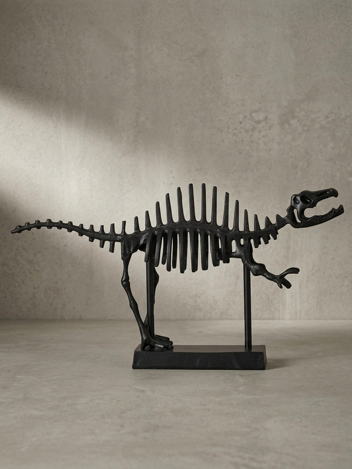 DEKOFIGUR T-Rex Aluminium Schwarz 62 cm mit Sockel - Schwarz, Metall (62/33/12cm) - KADIMA DESIGN
