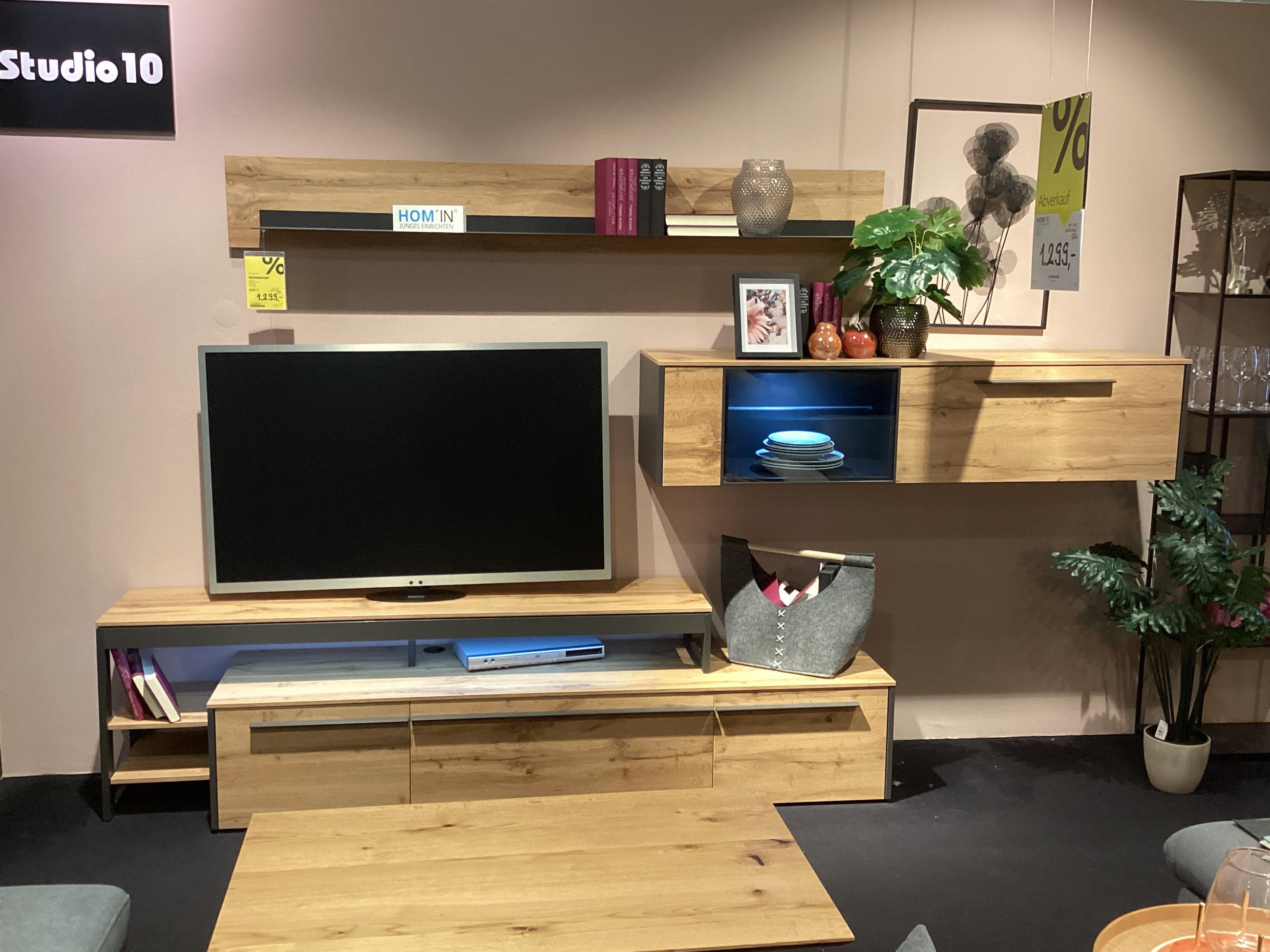 Wohnwand Studio 10 - Hom`in