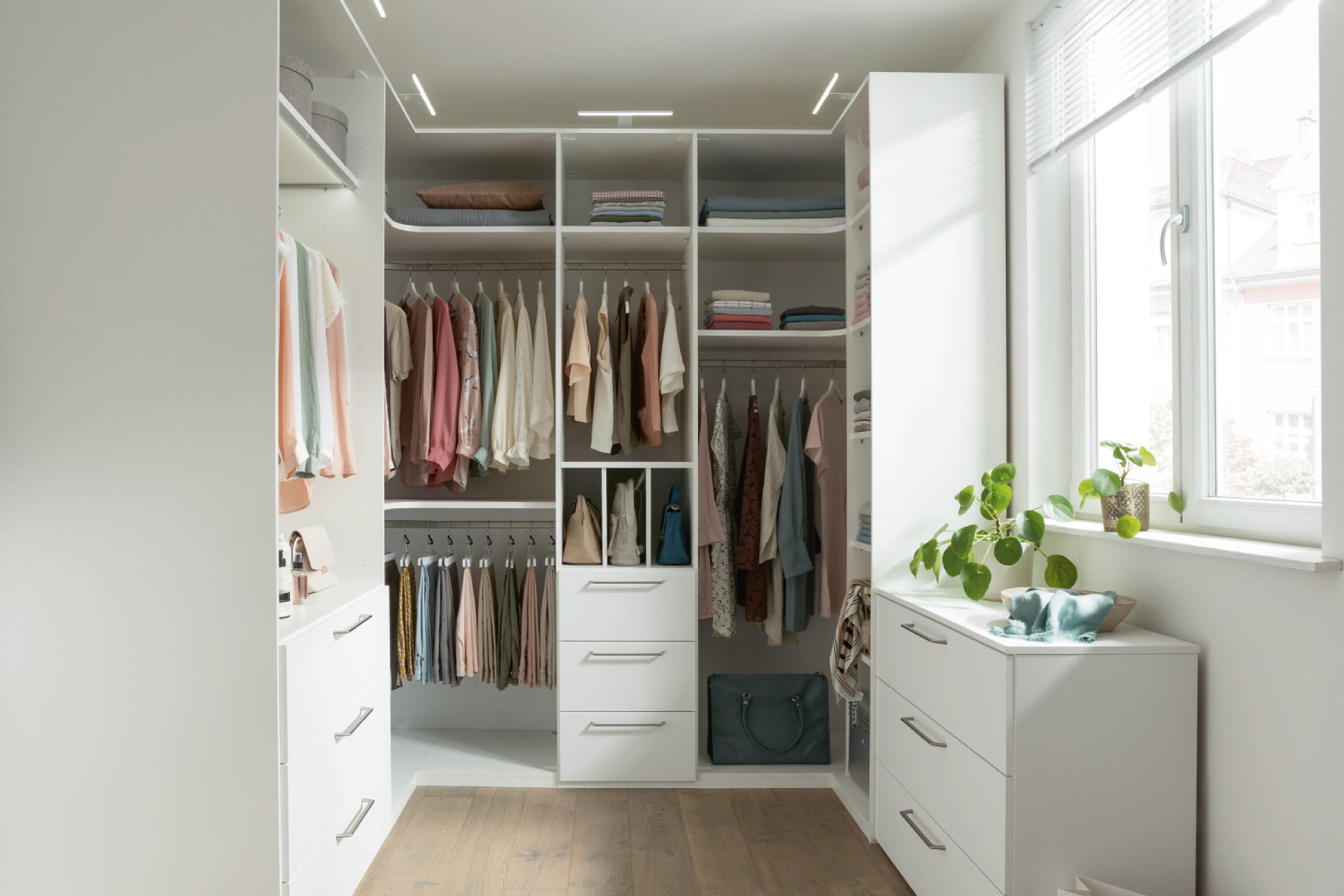 Begehbarer Kleiderschrank: Planen in 13 Schritten XXXLutz Begehbarer Kleiderschrank: Planen in 13 Schritten XXXLutz