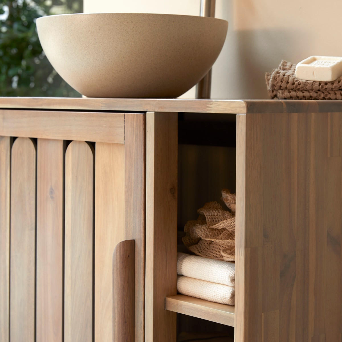 BADEZIMMERMÖBEL Lila Natur aus Akazie - Naturfarben, Holz (80/65/40cm) - Tikamoon