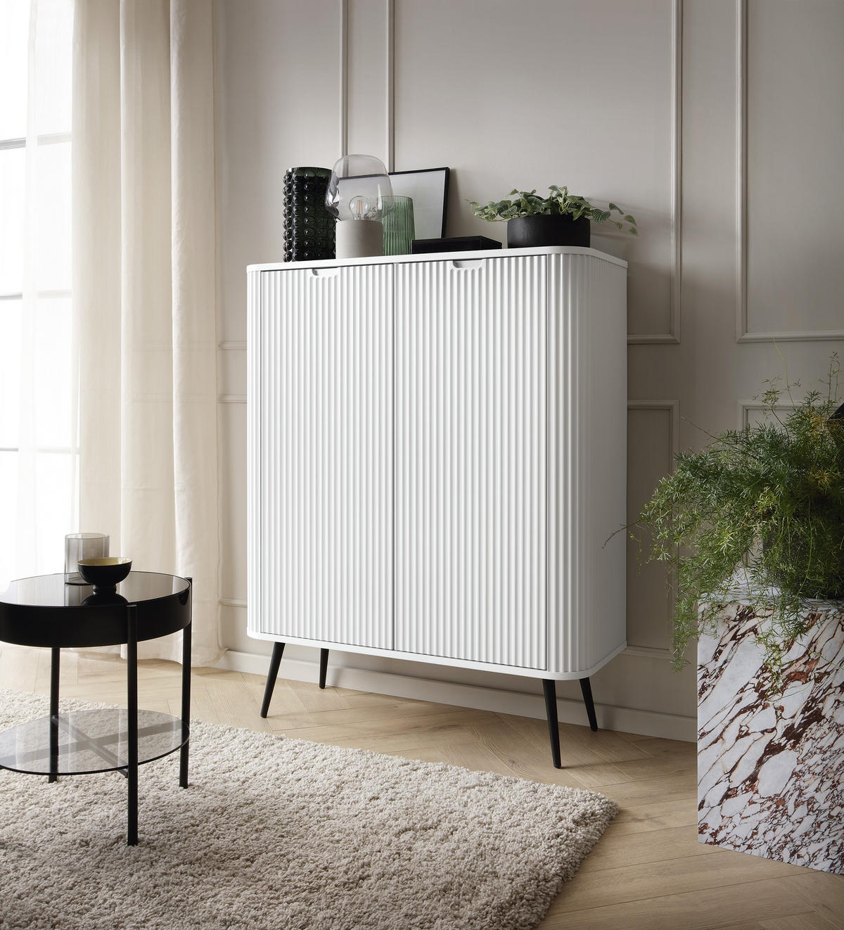 HIGHBOARD Zova Weiß, Goldene Beine, Hochkommode - Goldfarben/Weiß, Holzwerkstoff/Metall (103/129/39cm) - Bettso