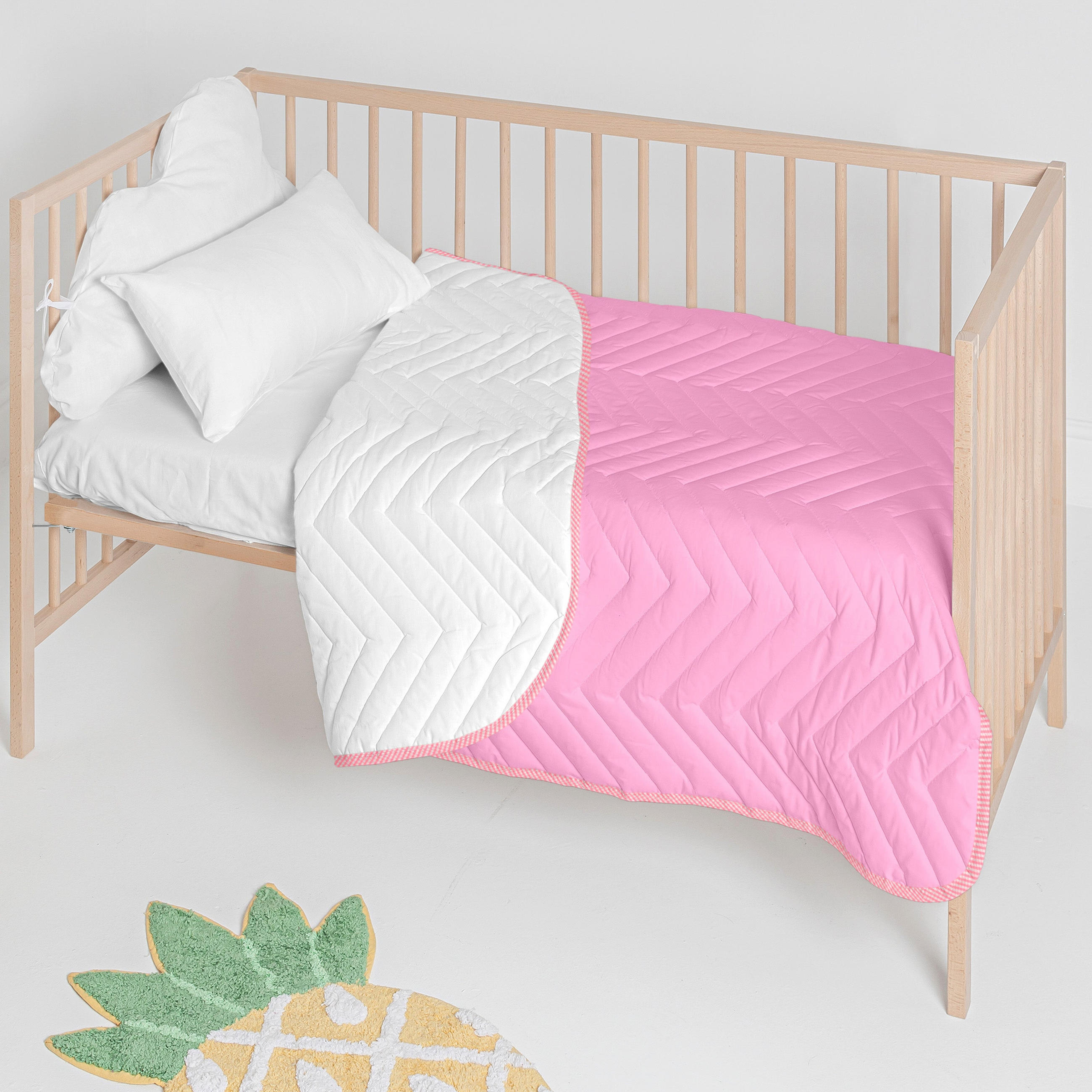 Thumbnail - Happy Friday Tagesdecke, Pink, Textil, Grafikmuster, 100x130 cm, Oeko-Tex®, Schlafen, Babybett-Ausstattung, Babybettwäsc...