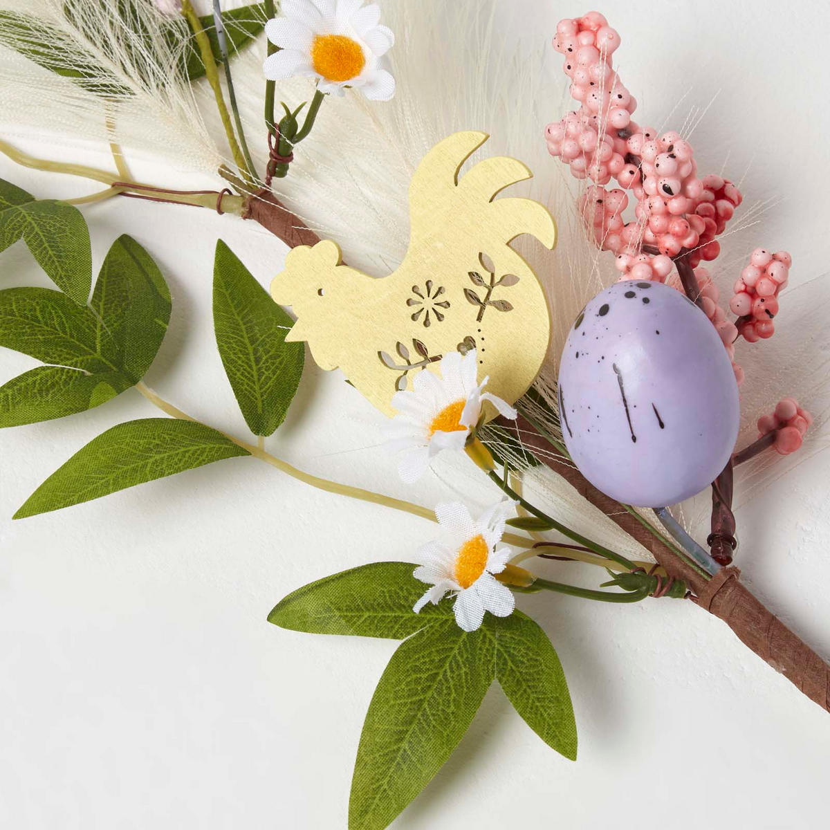 OSTERDEKO Zweig mit Eiern & Huhn, 45 cm - Flieder, Kunststoff (15/45/45cm) - Homescapes