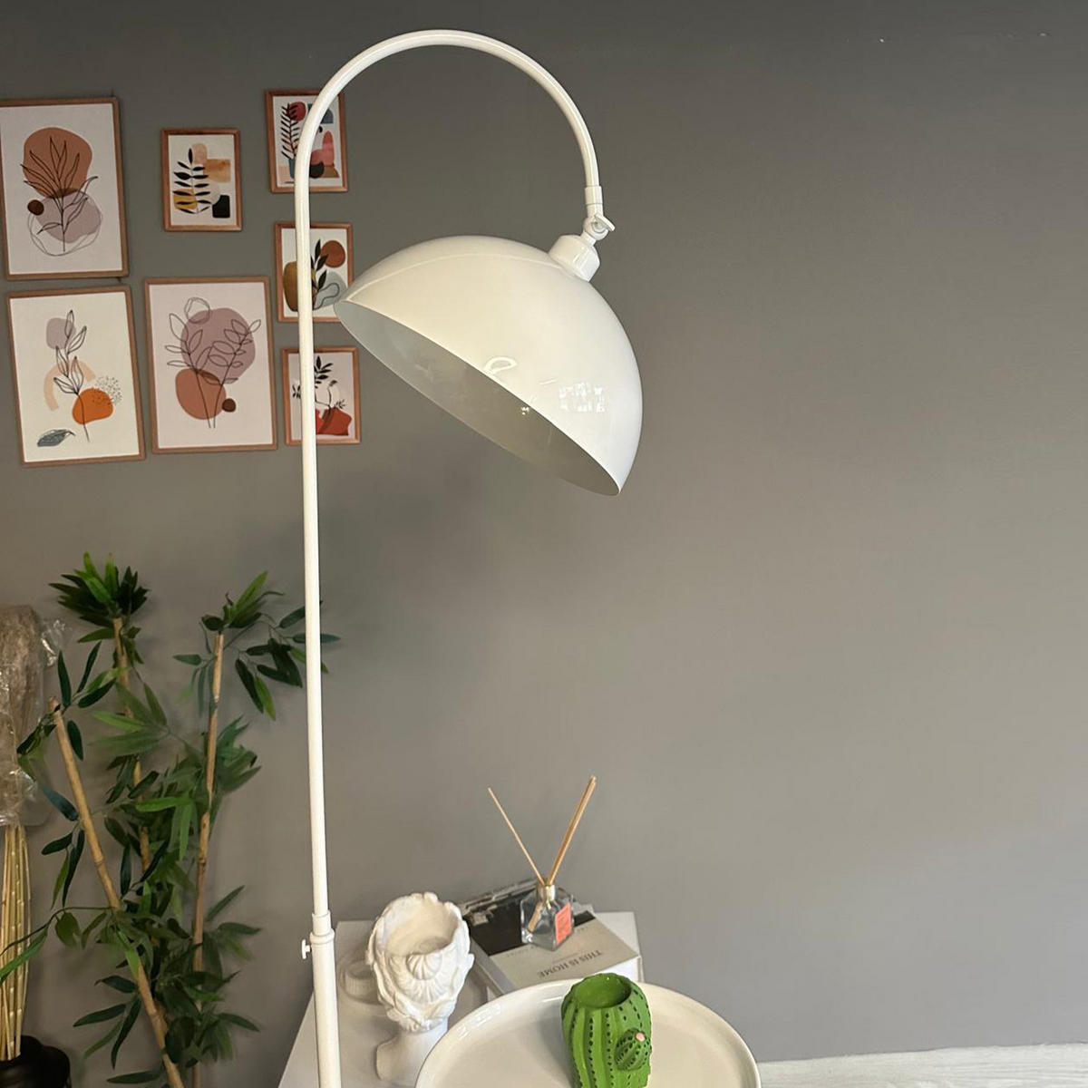 STEHLAMPE Gorkiede aus Metall mit Dimmer und Ablage - Weiß, Metall (37/37/170cm) - Bamyum