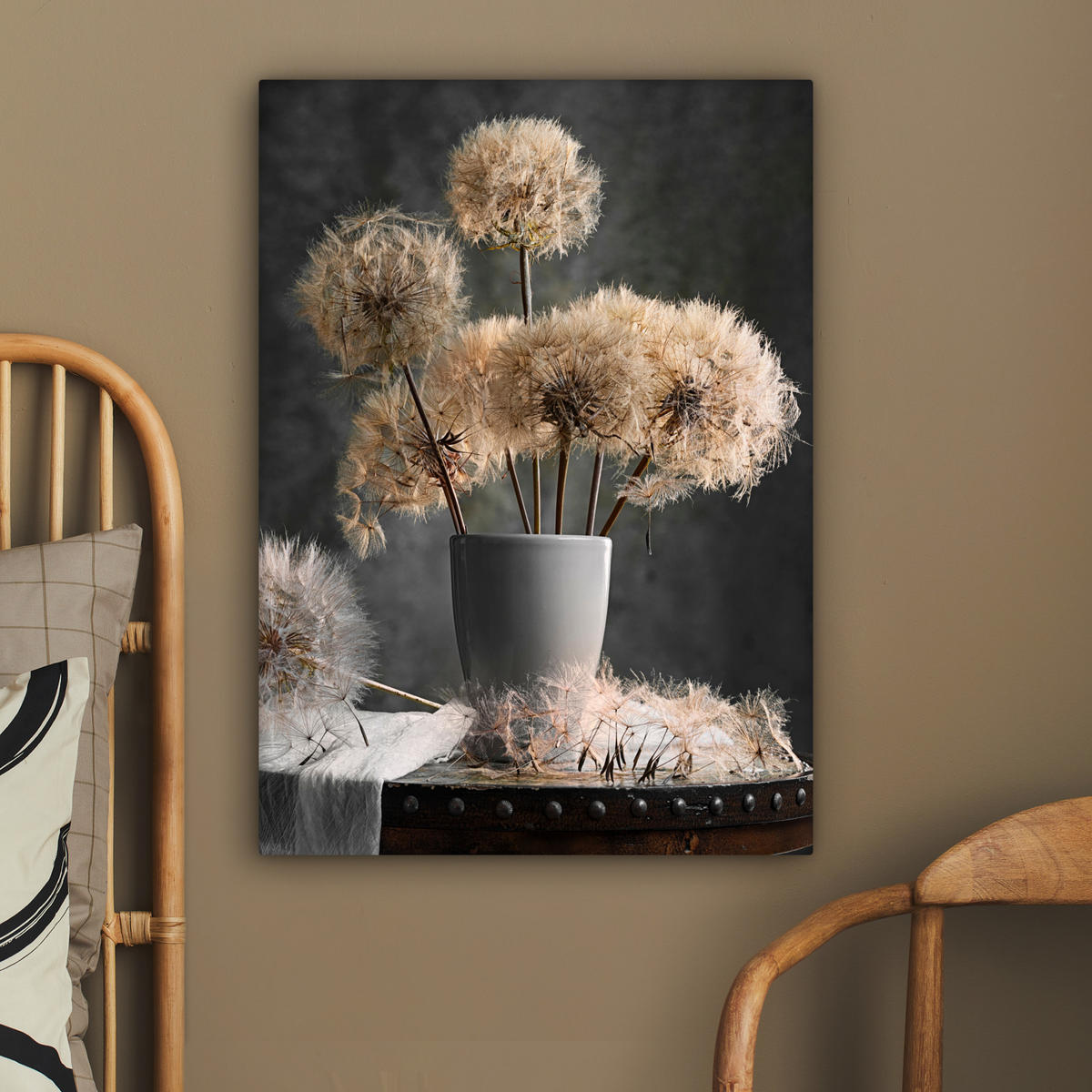 LEINWANDBILD Blumensamen - Löwenzahn - Vase - Stilleben - Blumenstrauß 60x80 cm - Dunkelgrau, Textil (60/80cm) - MuchoWow
