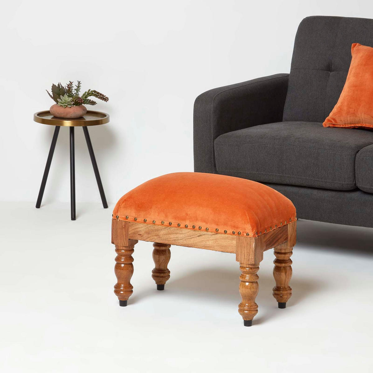 SAMT-HOCKER Mable, orange mit Holzbeinen, 50/30/40 cm - Orange, Textil (30/40/50cm) - Homescapes