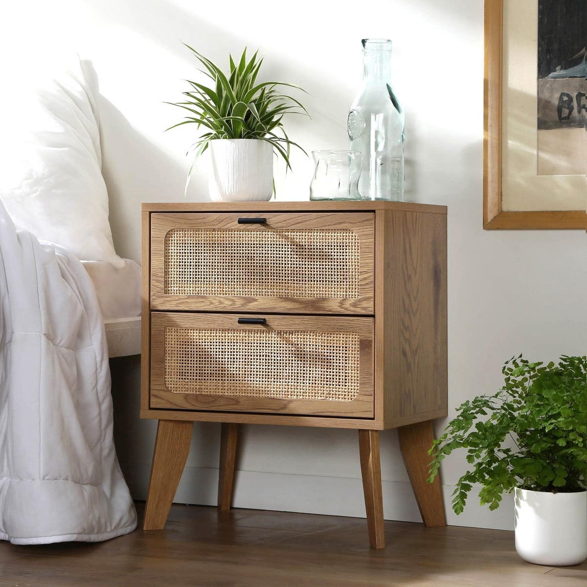 NACHTTISCH mit 2 schubladenrattanfronten und holzdekorbeinen alia 45/29/56 cm - Eschefarben, Holzwerkstoff (45/56/29cm) - Calicosy