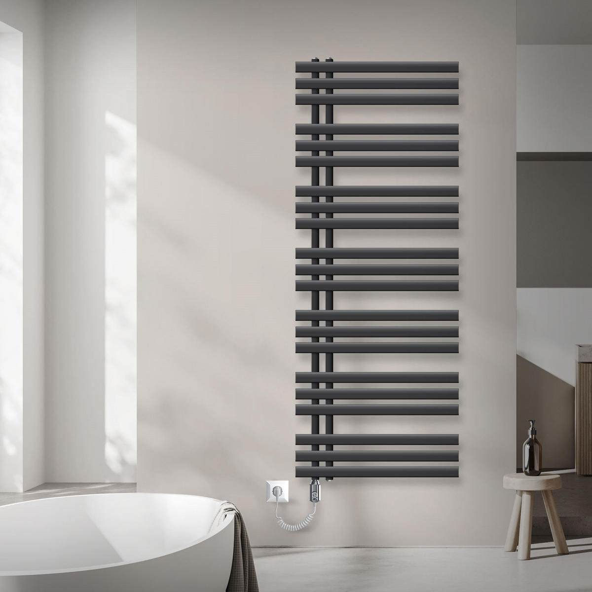 ELEKTRICKÝ KOUPELNOVÝ VYTÁPĚČ Iron EM 600 x 1600 mm, antracitový, s topným tělesem 1200 W - antracitová, kov (60/160/3cm) - LuxeBath