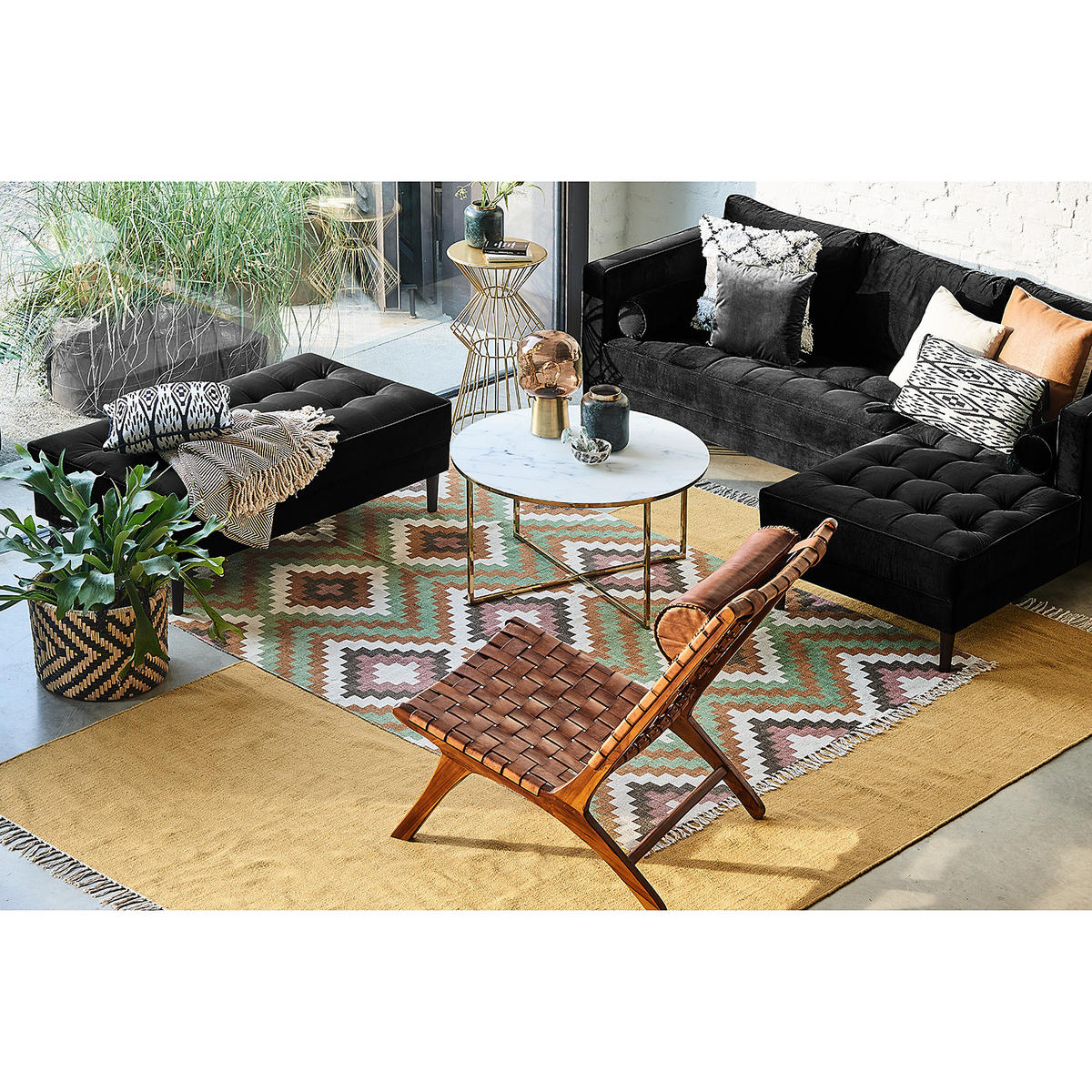 HOCKERBANK - Samt - Schwarz, Birkenholz/Textil (124/43/69cm) - home24