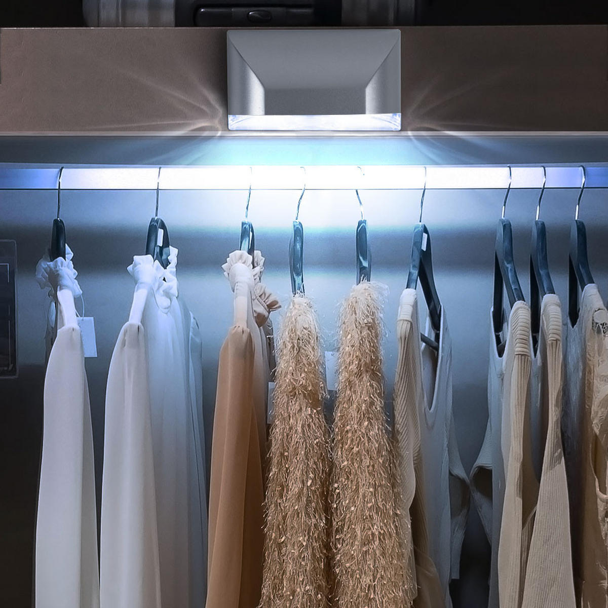 LED WANDLEUCHTE Silber mit Bewegungsmelder - Silberfarben, Kunststoff (3.5/4.5/8cm)