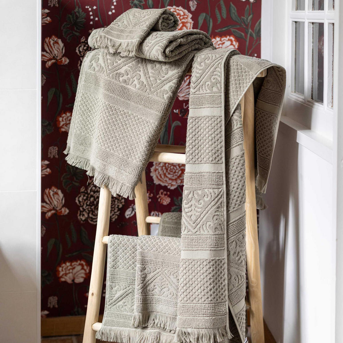 DUSCHHANDTUCH Zoe tindgrün 70 x 140 cm - Grün, Textil (70/140cm) - Vivaraise