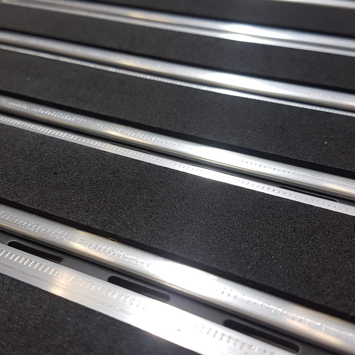 ALUMINIUM-FUSSMATTE FÜR DEN AUßENBEREICH ELEGANT MAT - Anthrazit, Metall (40/60cm) - Astra