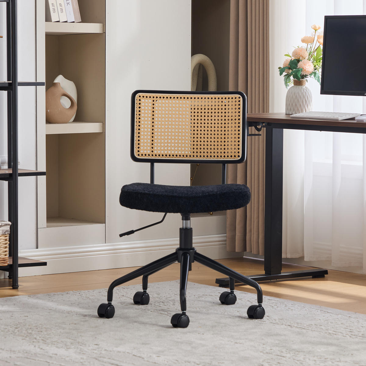 DREHSTUHL DE-36881 mit Rattan-Rückenlehne und Chenille-Sitz Schwarz - Schwarz, Metall (58.5/91.5/55cm) - ComfortXL