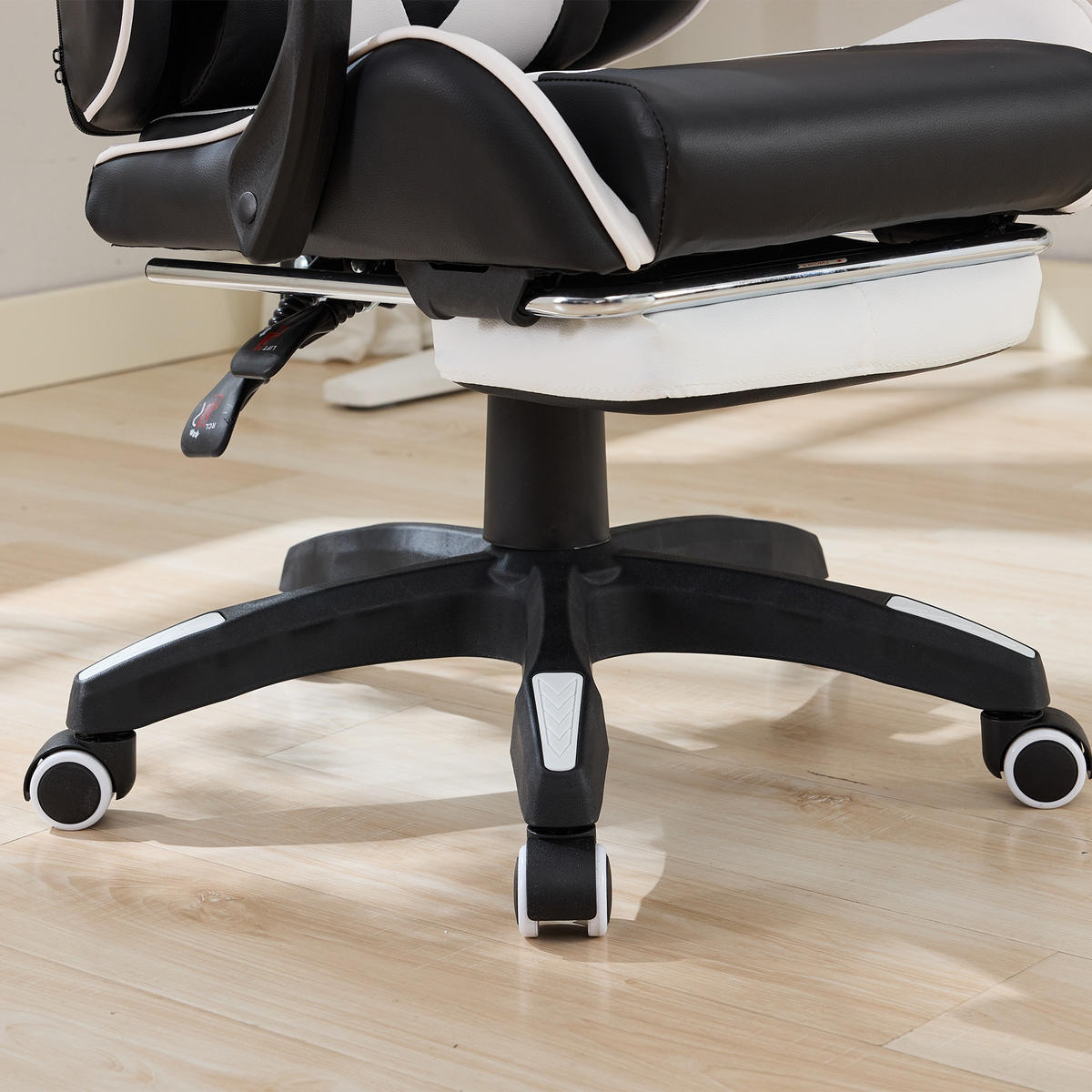 DREHSTUHL B64 / T58 / H116.5-126 cm,, Rennsport‑Design, höhenverstellbar & neigbar, mit Fußstütze,Weiß - Weiß, Kunststoff (58/116.5/64.5cm) - Redom