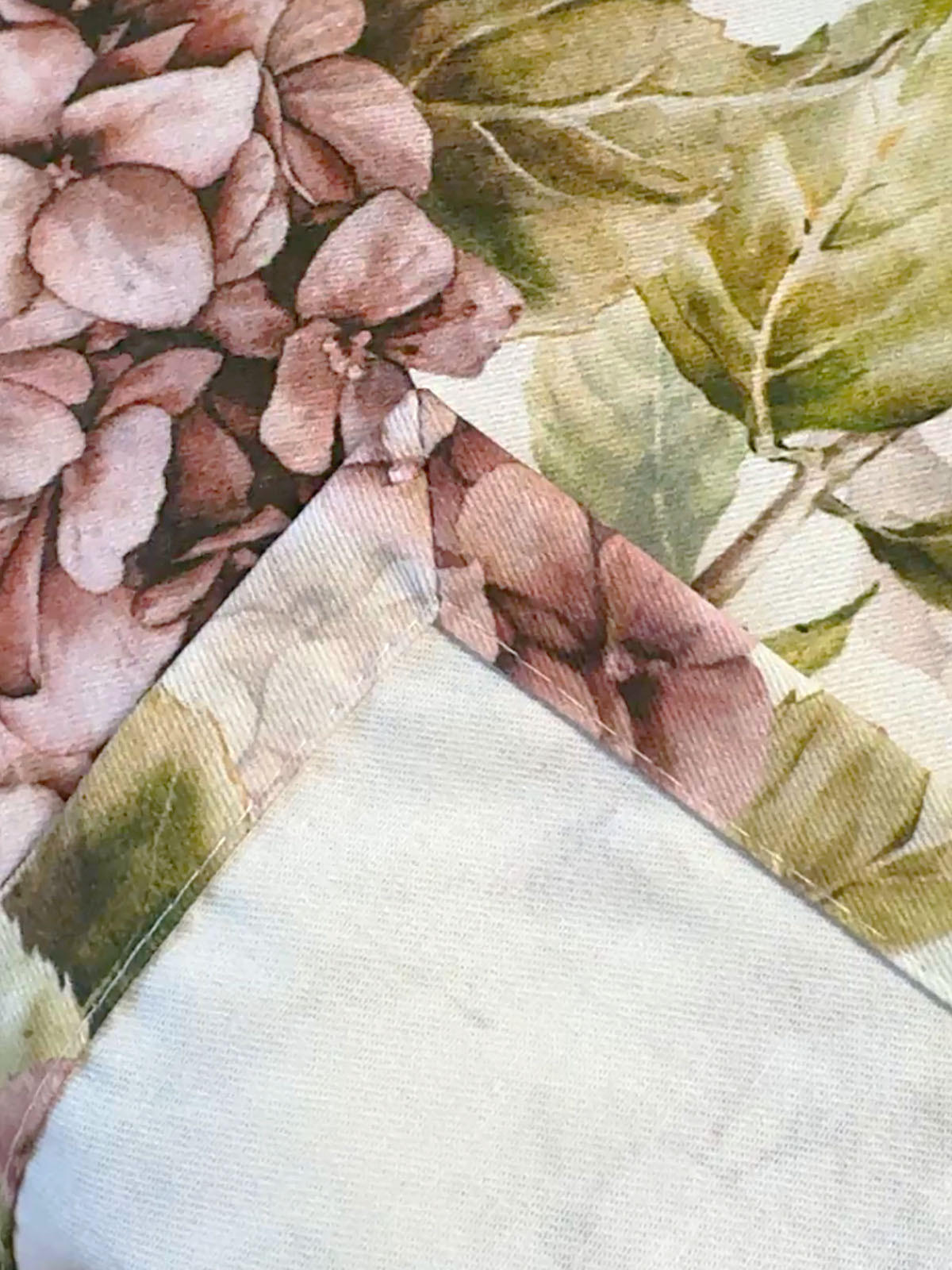 XS-MITTELDECKE Landlust-Hortensie burgundy-rose 60/60 cm - Hellrosa/Dunkelrosa, Textil (60/60cm) - beties Heimtextil