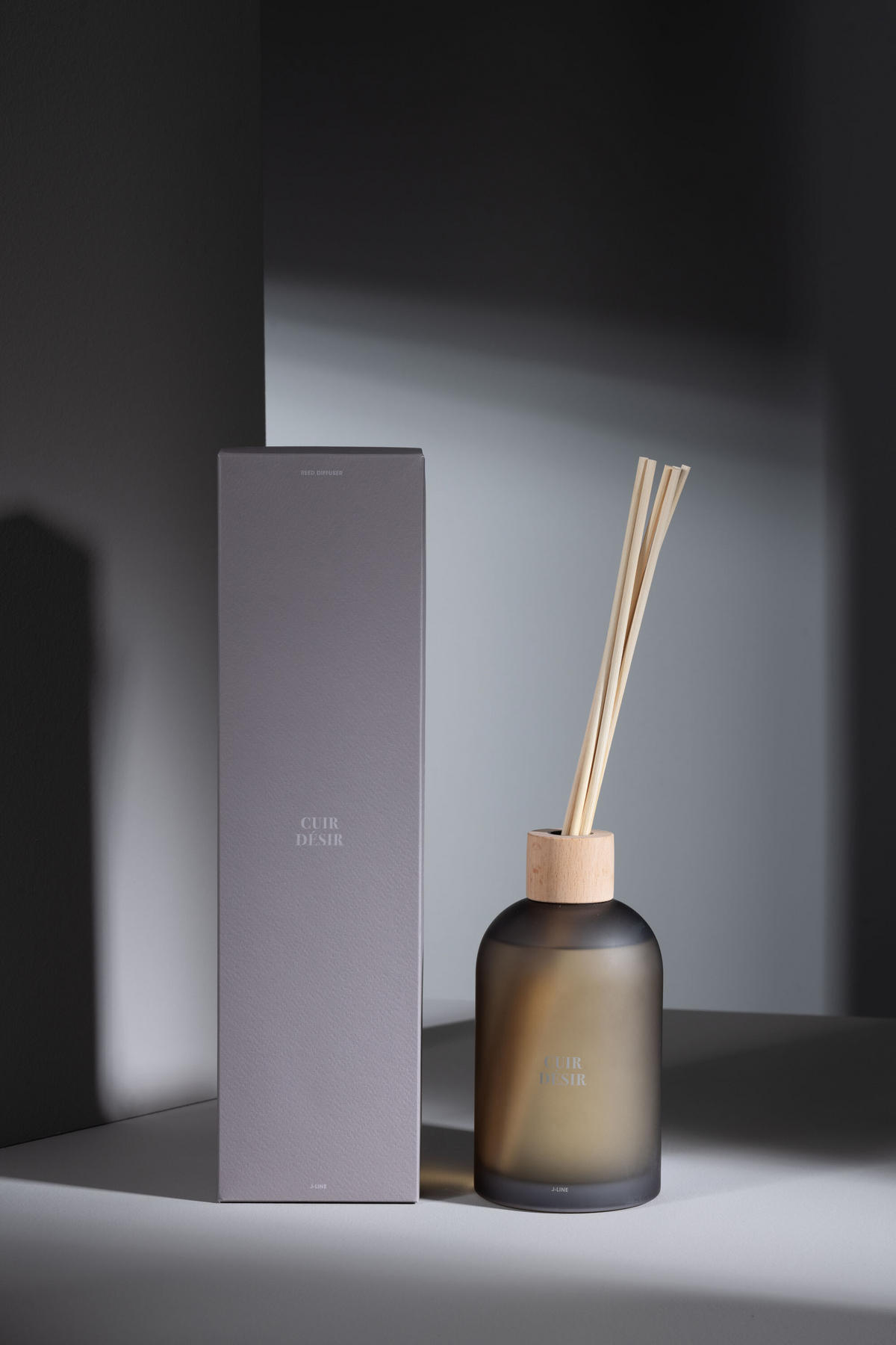HAUSPARFUM ACCORDS ESSENTIELS - Braun - 550 ml - Braun, Paraffin (9.5/35.5/9.5cm) - J-Line