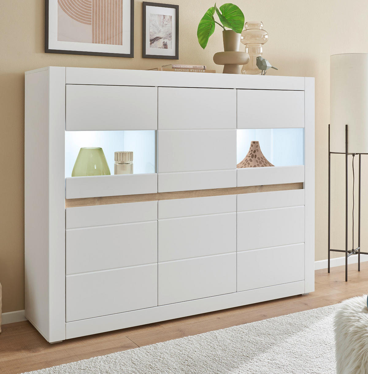 HIGHBOARD weiß matt, Evoke Eiche, Vitrine 165 x 132 cm mit Soft-Close und Beleuchtung - Eichefarben/Silberfarben, Holzwerkstoff/Kunststoff (165/132/42cm) - Furn.Design