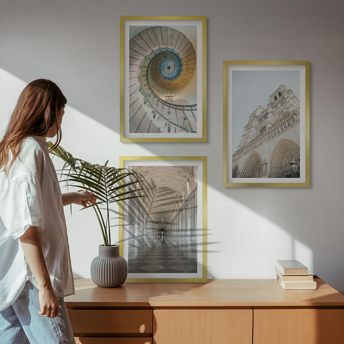 BILDER SET 3er Set - 40x60 cm Goldrahmen - Wendeltreppe der Kathedralenfassade - Goldfarben, Kunststoff (40/60cm) - TULUP