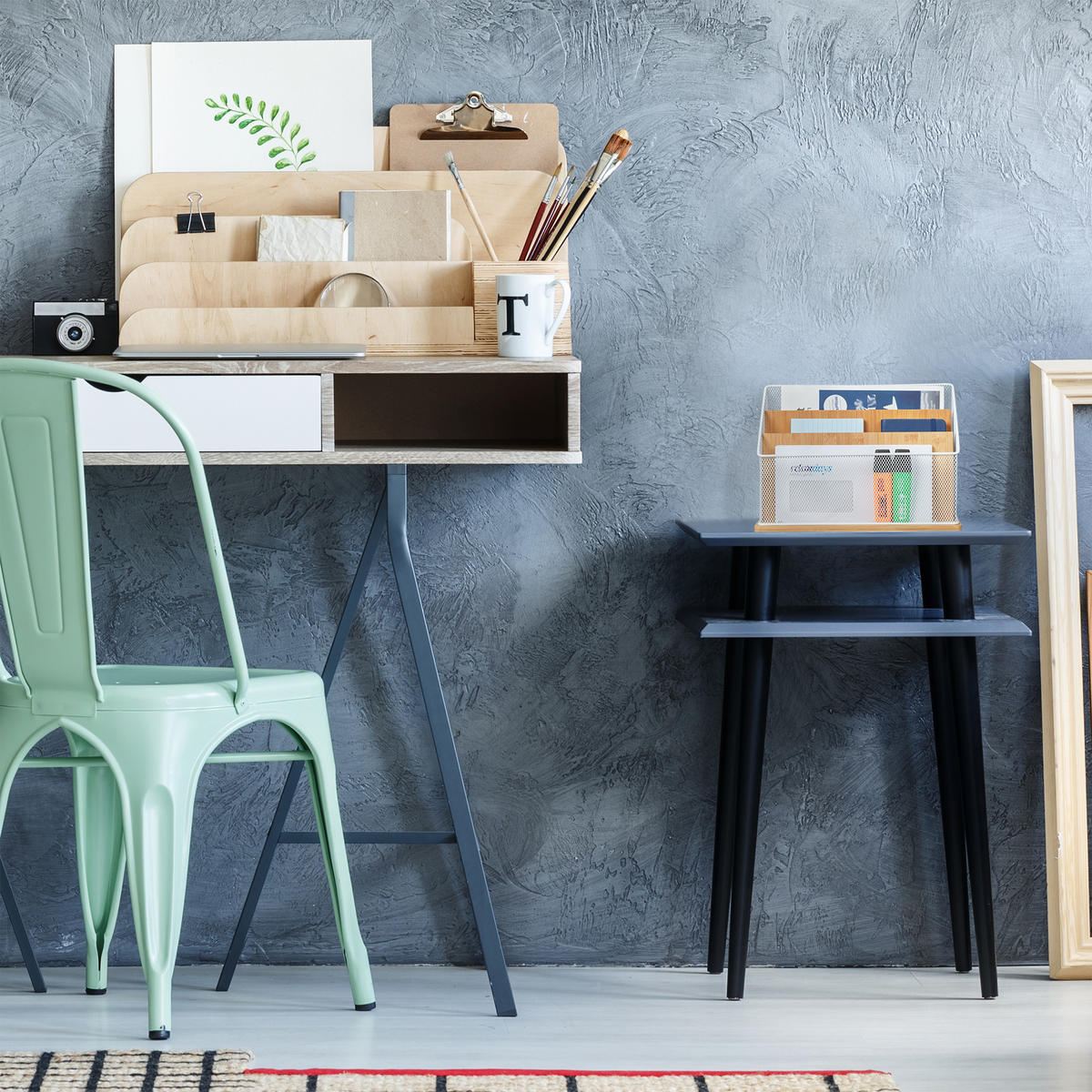 DRŽIAK na papiere - svetlohnedá, kov/drevo (29/20/14cm) - Relaxdays