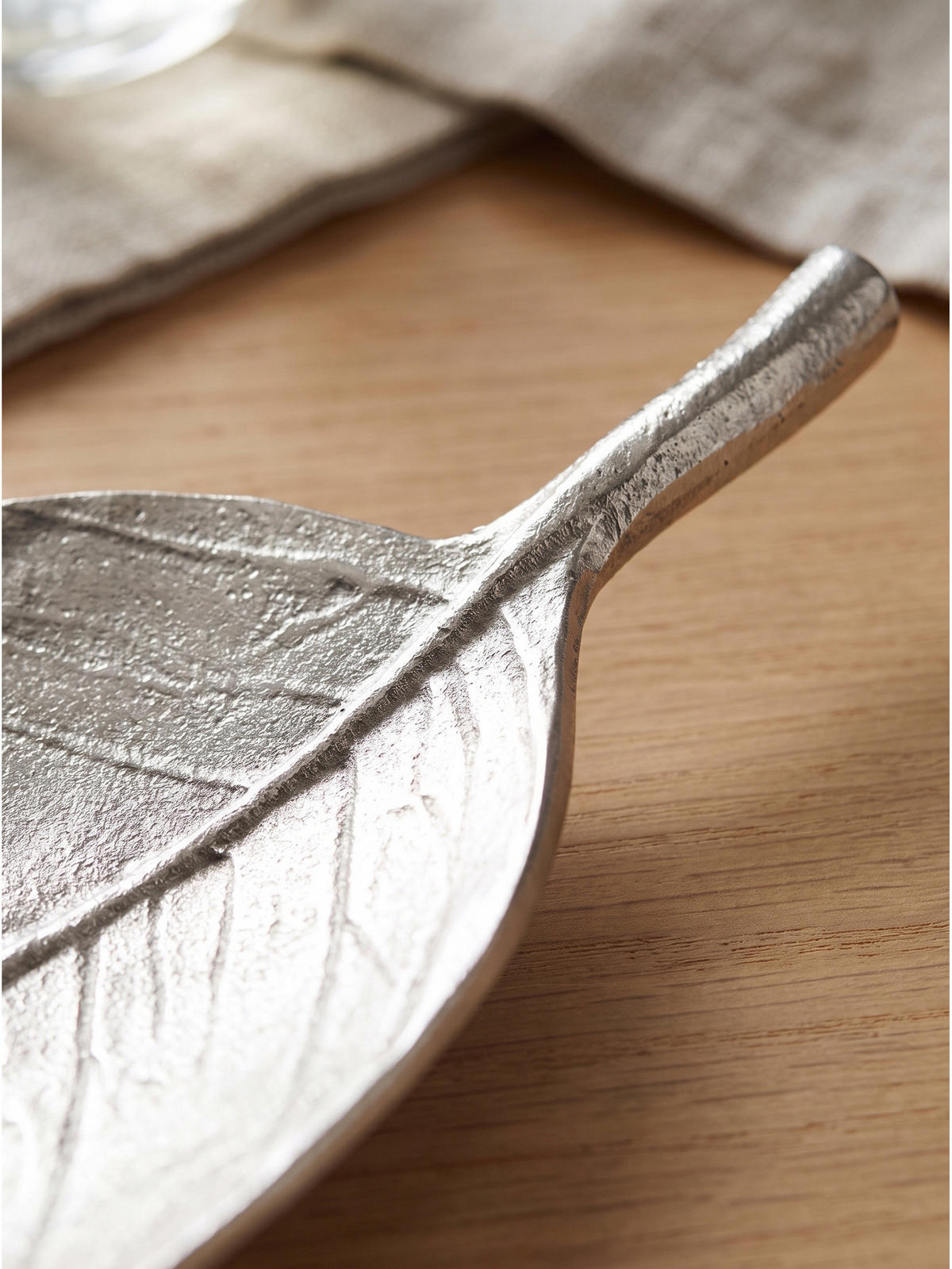 DEKOSCHALE SUBIACO, Aluminium, handgefertigt, Silber, 61 x 18 x 4 cm - Silberfarben, Metall (4cm) - KADIMA DESIGN