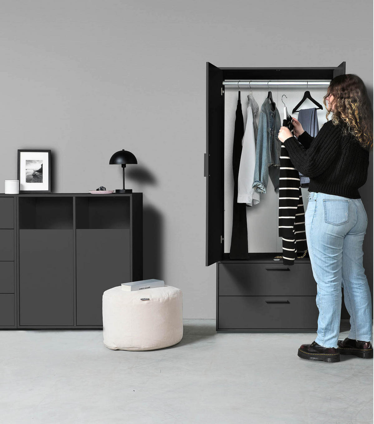 KLEIDERSCHRANK Der Kleiderheld - Anthrazit, Holzwerkstoff (80/180/51cm) - Mokebo