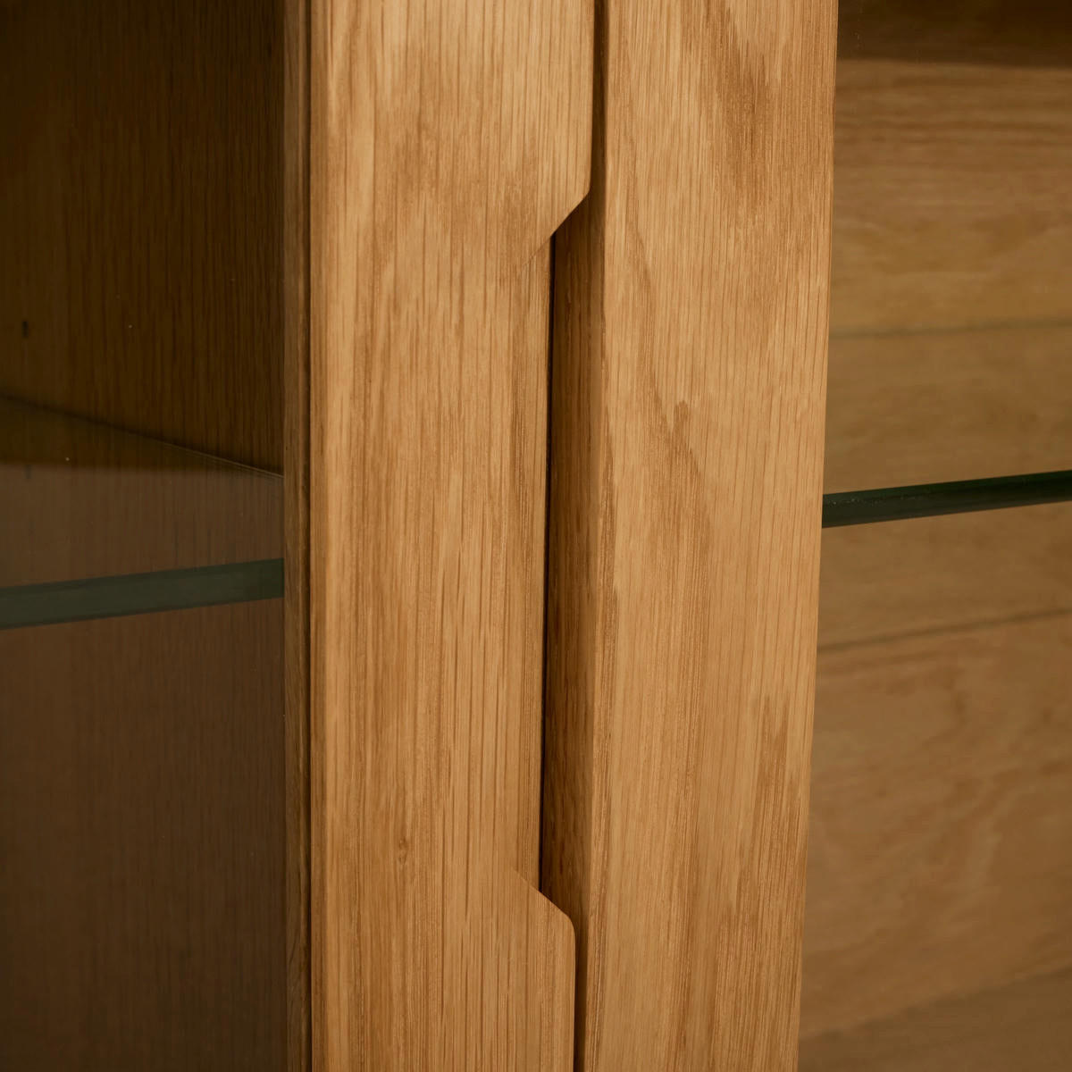 VITRINE Eiche massiv - Eichefarben/Braun, Holz/Holzwerkstoff (180/60/34cm) - Furnhouse