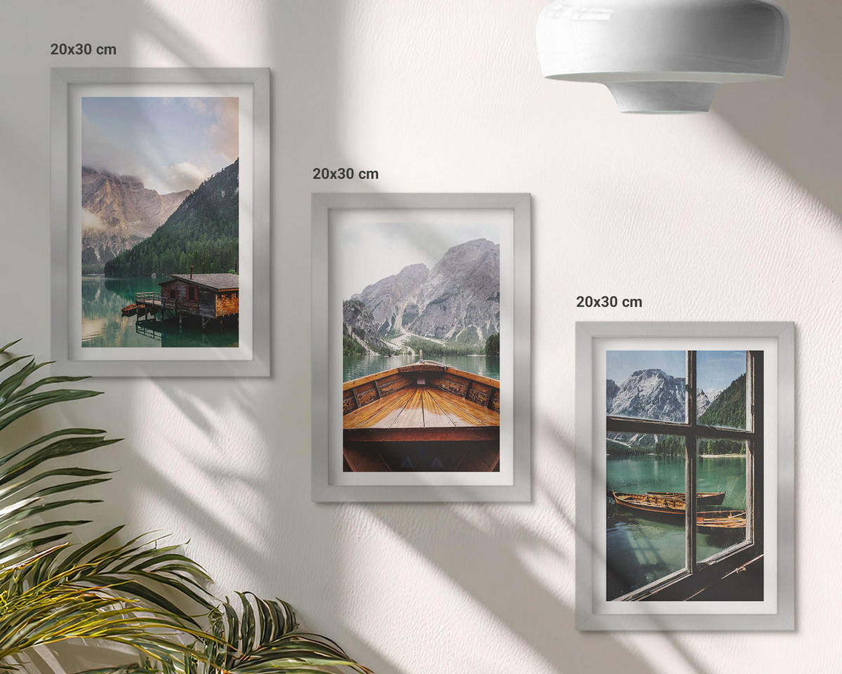 BILDER SET 3er Set - 20x30 cm Silberner Rahmen - Hütten am Bergsee Łódź - Silberfarben, Kunststoff (20/30cm) - TULUP