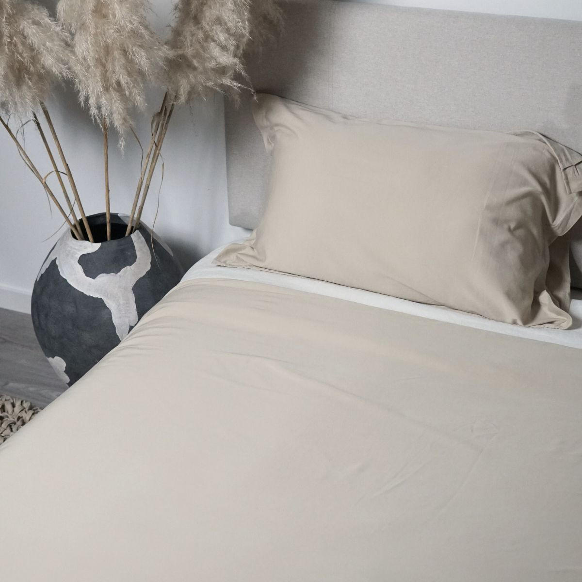 BETTBEZUG. Baumwolle 100%. Satin 300 Fäden. “LISBON” - Beige, Textil (160/220cm) - SOWL