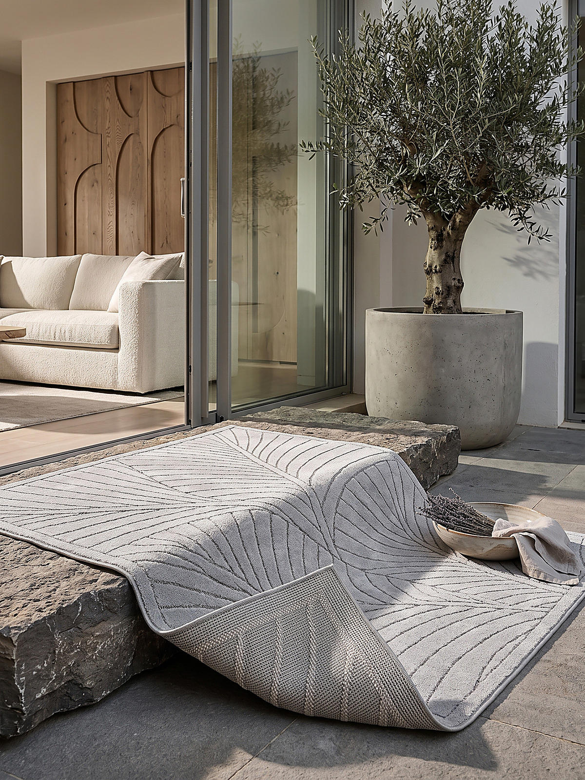 TEPPICH Outdoor, Fußbodenheizung-geeignet, mit Blattmotiv, ENGADIN in Silbergrau, 280 x 370 cm - Grau, Textil (280/370cm) - KADIMA DESIGN