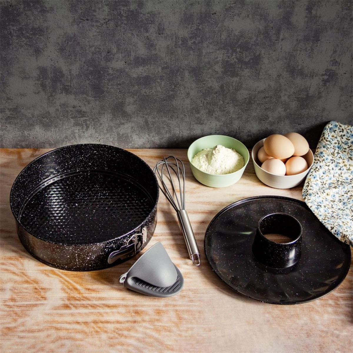 SPRINGFORM Schwarz 24/24/6.8 cm KH1778 - Schwarz, Metall (24/6.8/24cm) - Kinghoff 