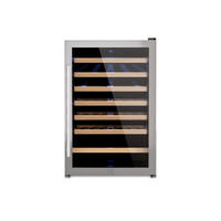 WEINKÜHLSCHRANK CAVC48 Schwarz und Silber, von 48 Flaschen , 128L, 6 Holzregale, Thermodynamische Kühlung, Elegantes Design, LED, Anti-UV - Schwarz, Metall (46.6/77.9/44.1cm) - Les Petits Champs