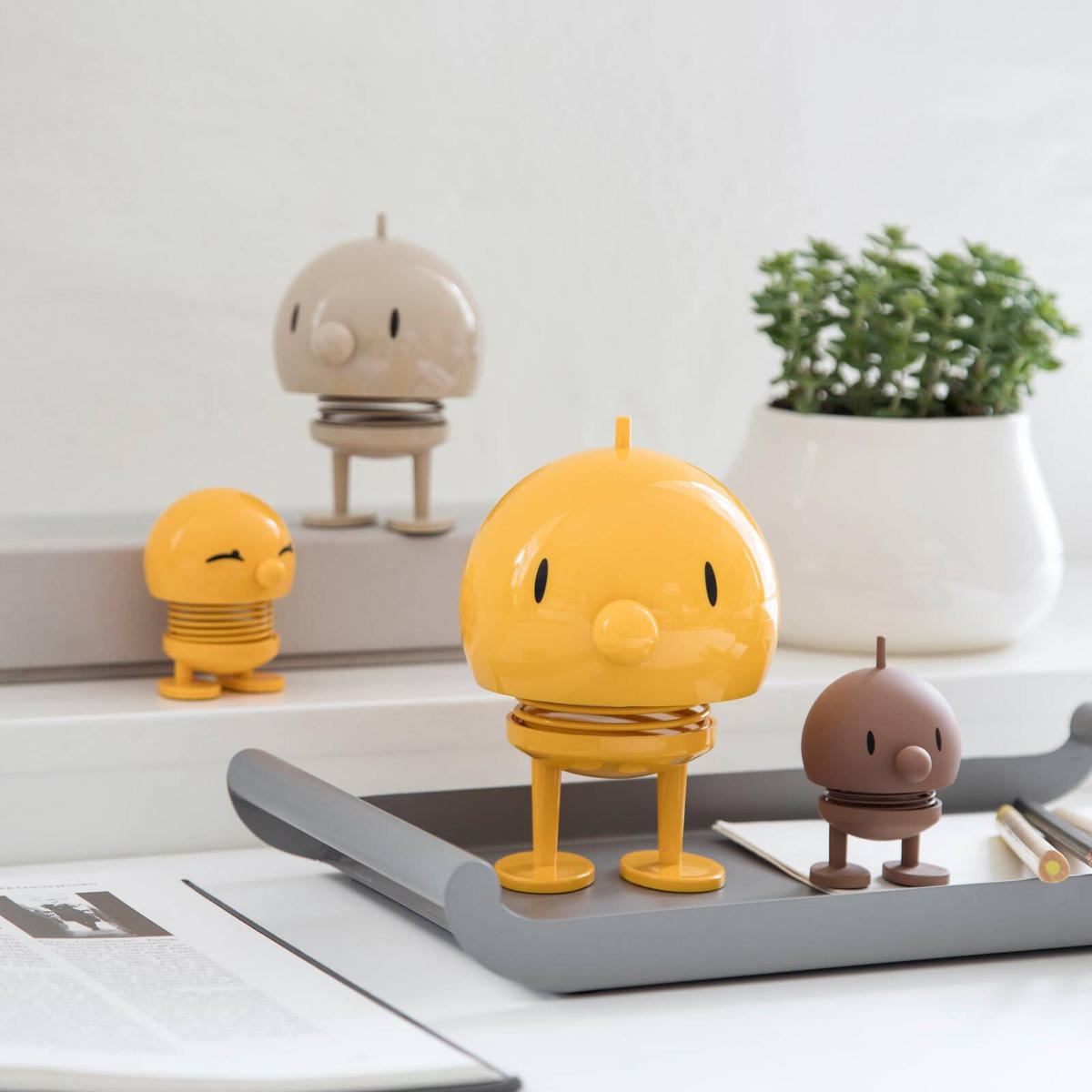 DEKOFIGUR XL Bumble gelb 24 cm - Gelb, Kunststoff (15/24/15cm) - Hoptimist
